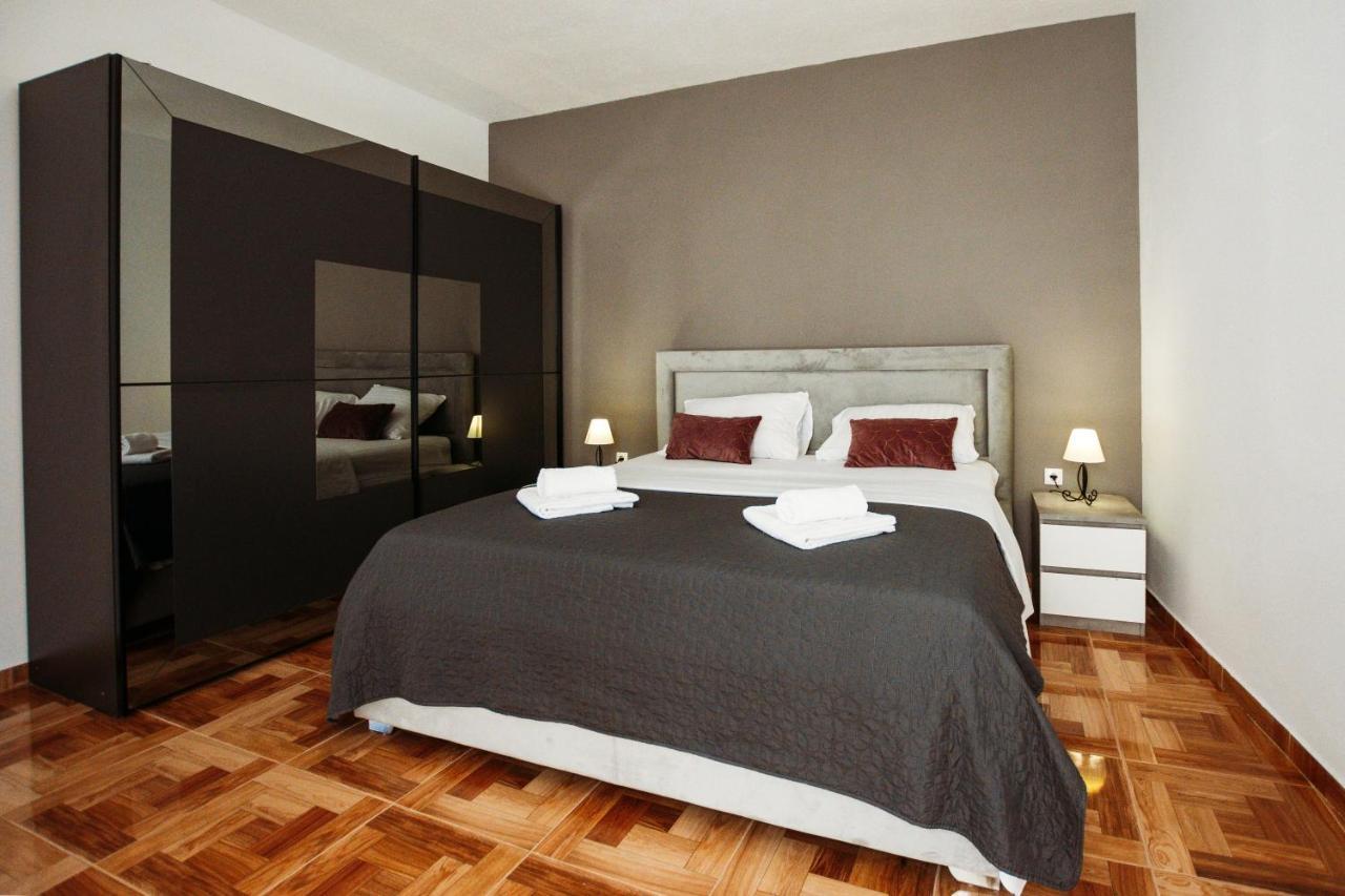 Apartman M With Balkon Zadar