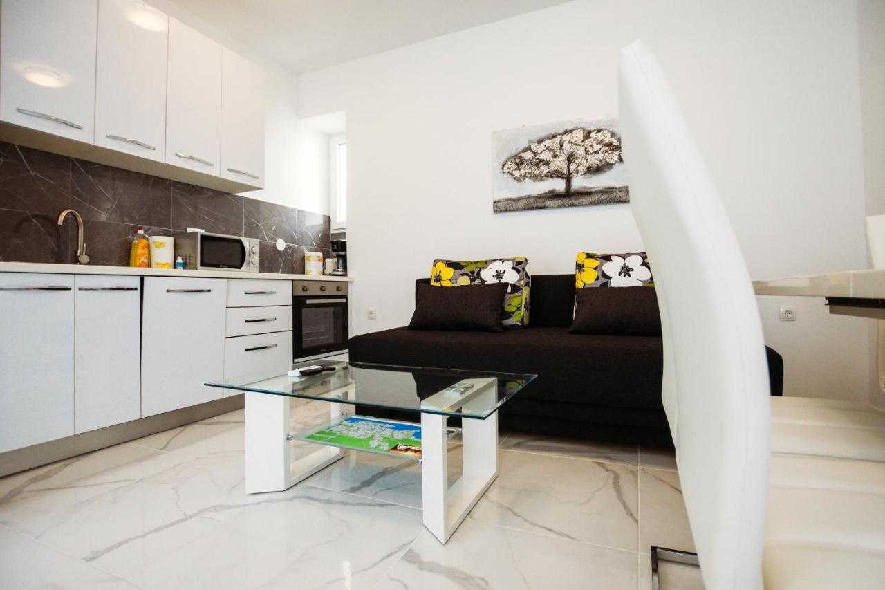 Apartman M With Balkon Appartement *