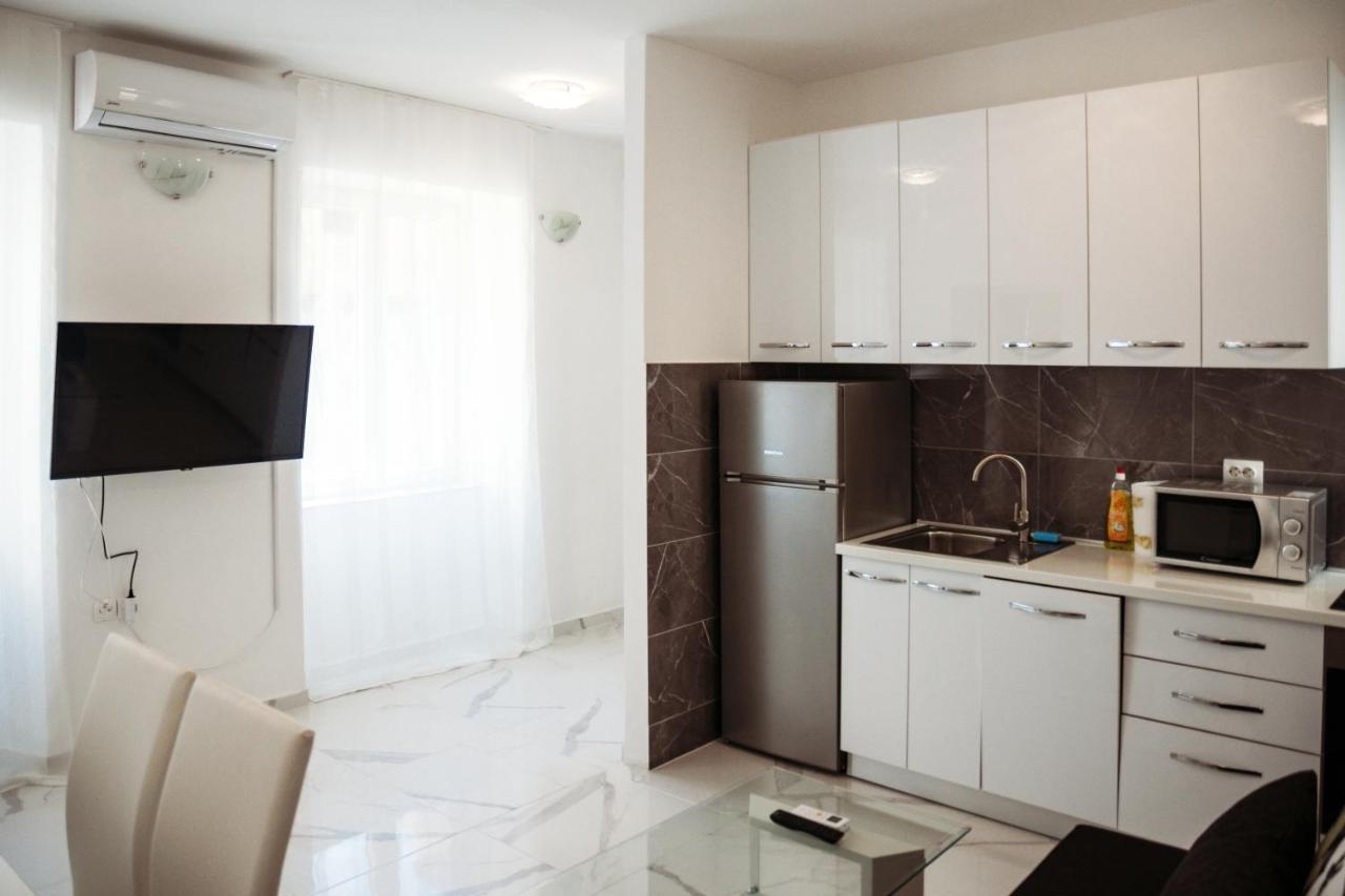 Apartman M With Balkon Appartement Zadar